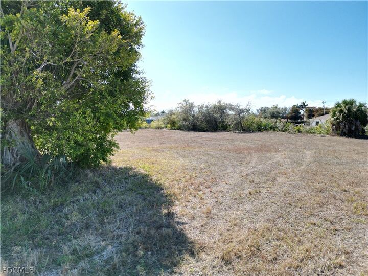 Property Photo:  1616 SW 23rd Court  FL 33991 