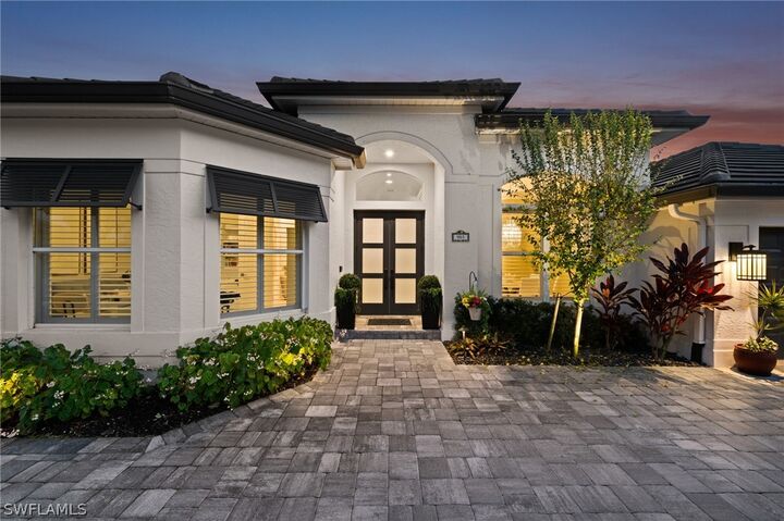 Property Photo:  985 Spanish Moss Trail  FL 34108 