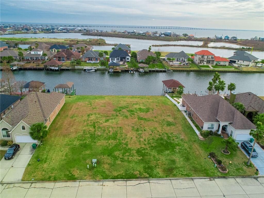 Property Photo:  1446 Royal Palm Drive  LA 70458 