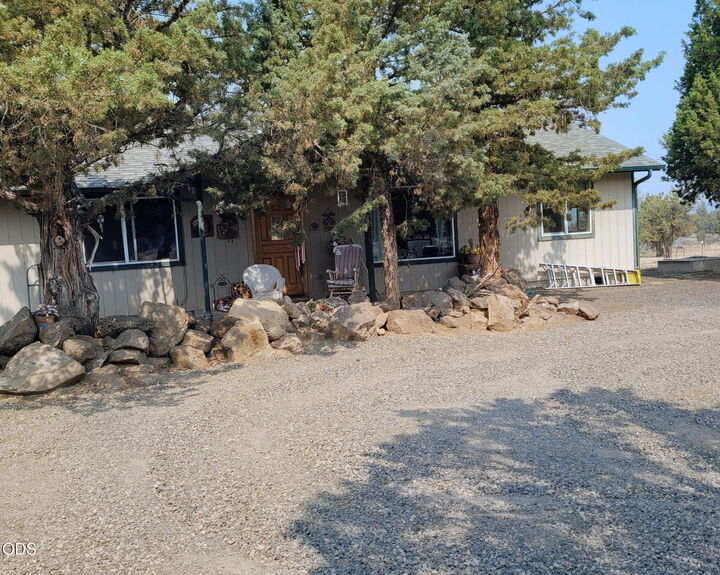 Property Photo: 3913 SE Umatilla Loop OR 97754