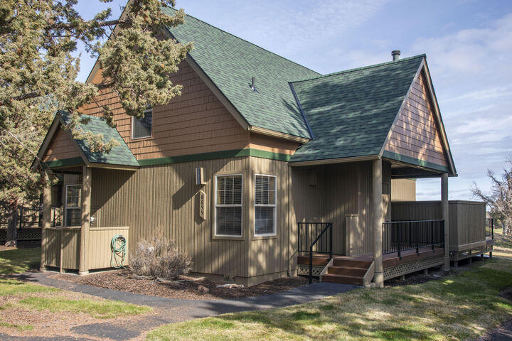 Property Photo: 8855 SW Canyon Wren Court OR 97756