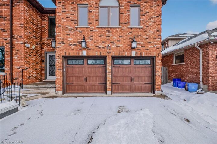 Property Photo:  41 Candor Crescent  ON L8E 4X6 