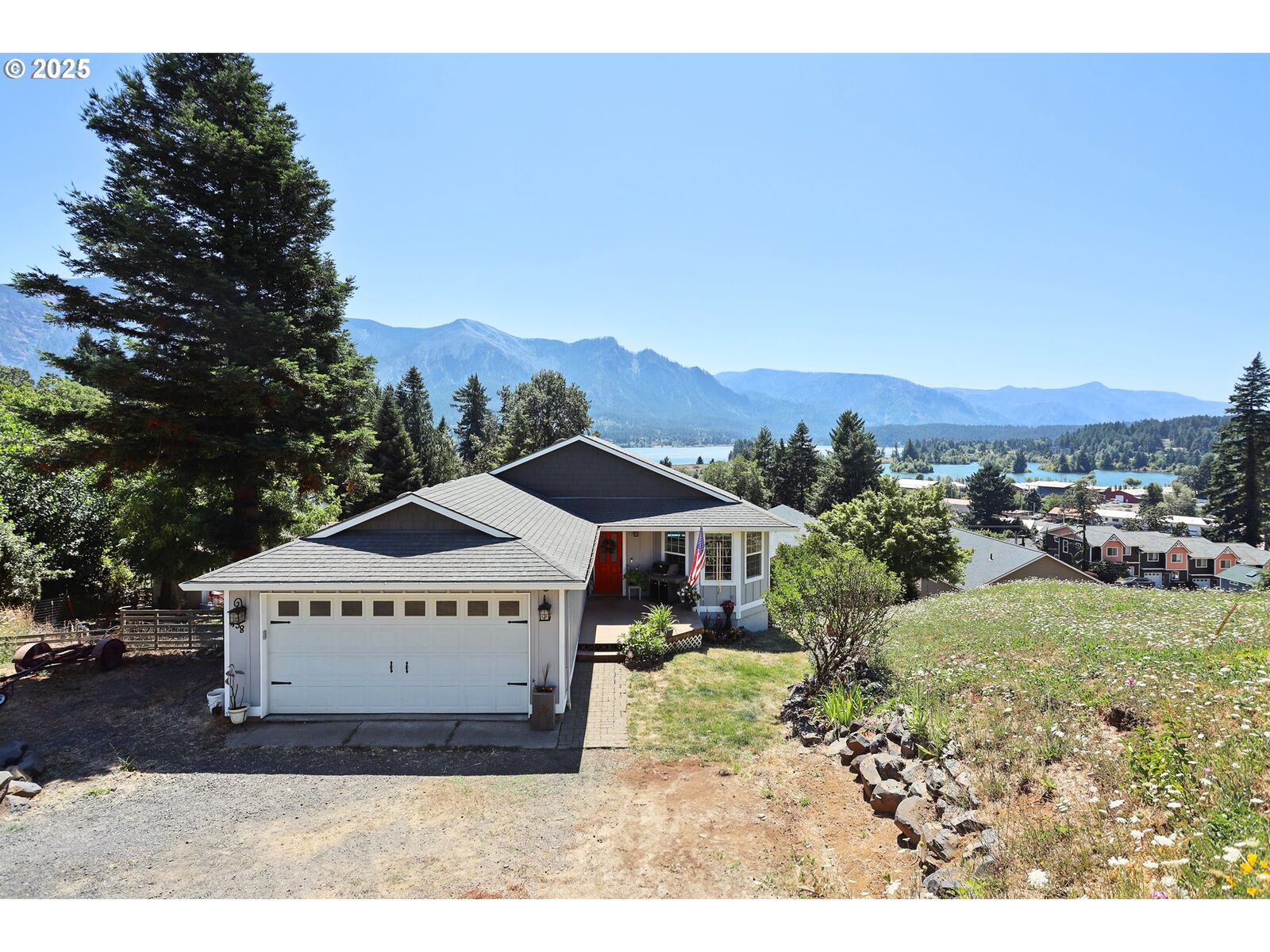 Property Photo: 438 NW Roselawn St WA 98648