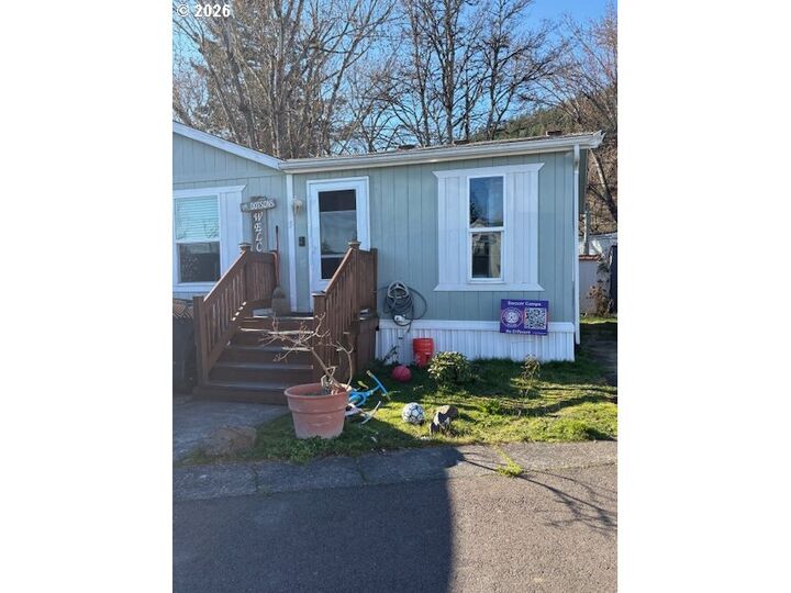 Property Photo:  10901 SE Powell Blvd 5  OR 97266 