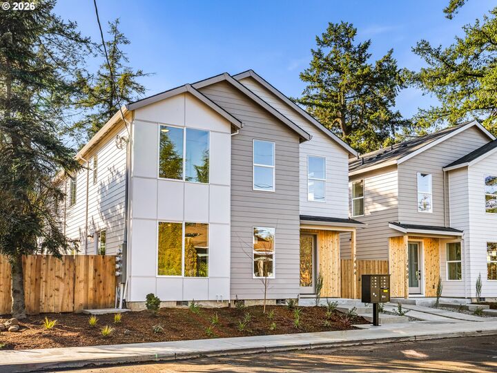 Property Photo:  7466 SE Tolman St  OR 97206 