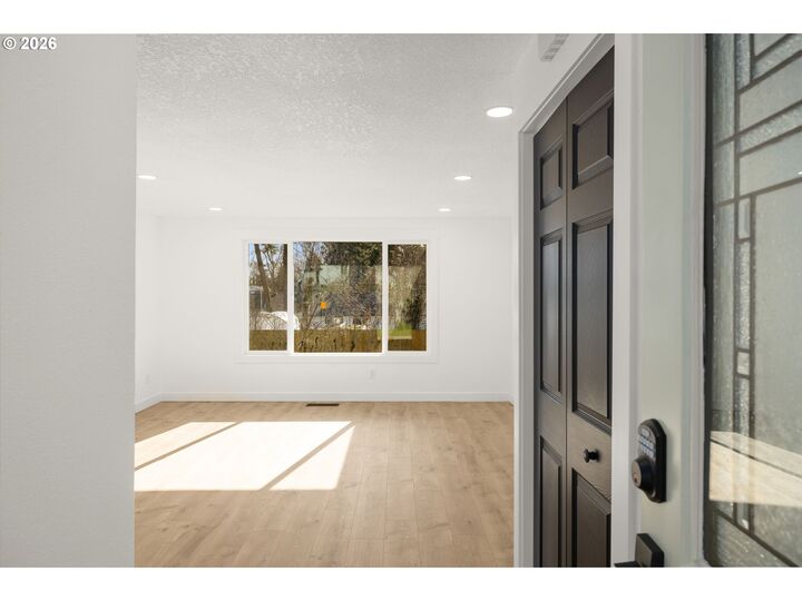 Property Photo: 17950 NW Avalon Dr OR 97229