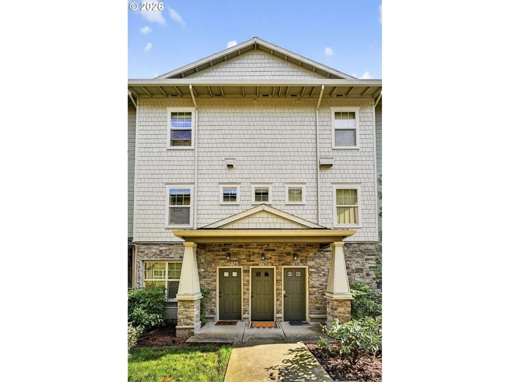 Property Photo: 778 NE Adwick Dr OR 97006