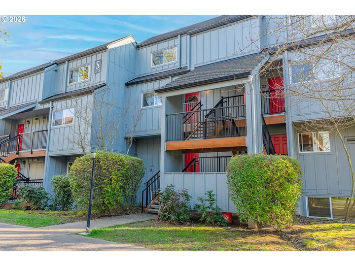 Property Photo:  4 Touchstone 120  OR 97035 