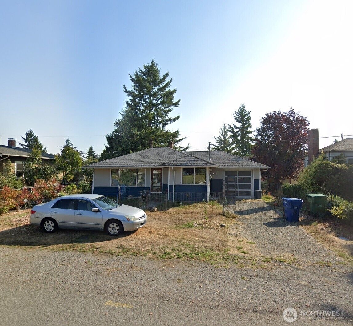 Property Photo:  9208  Dayton Avenue N  WA 98103 