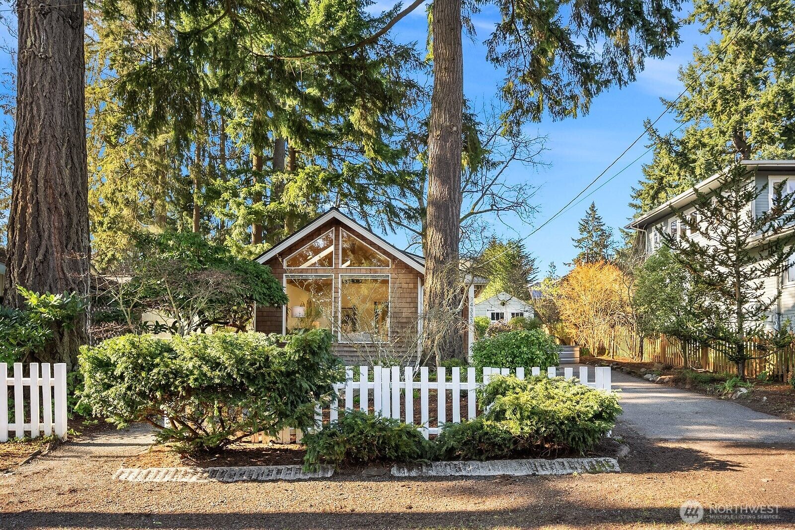 Property Photo:  14333  Dayton Avenue N  WA 98133 