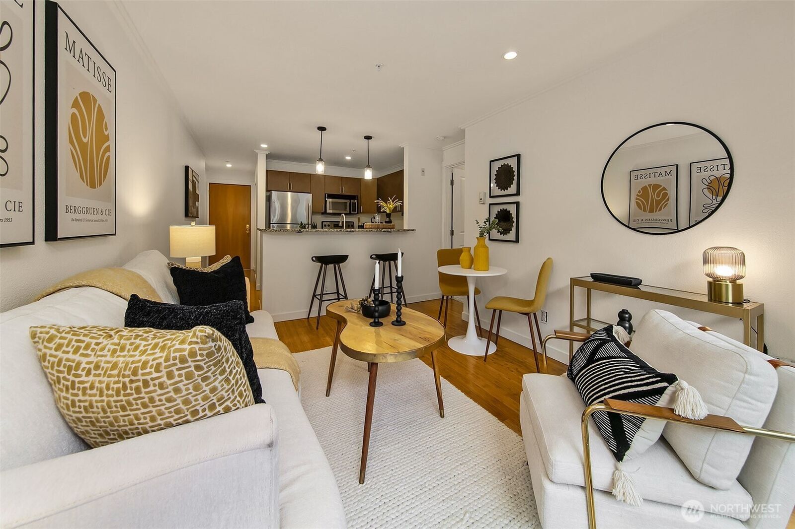 Property Photo: 626 4th Avenue W 305 WA 98119