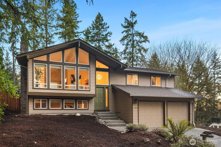 Property Photo:  17014 NE 28th Place  WA 98008 