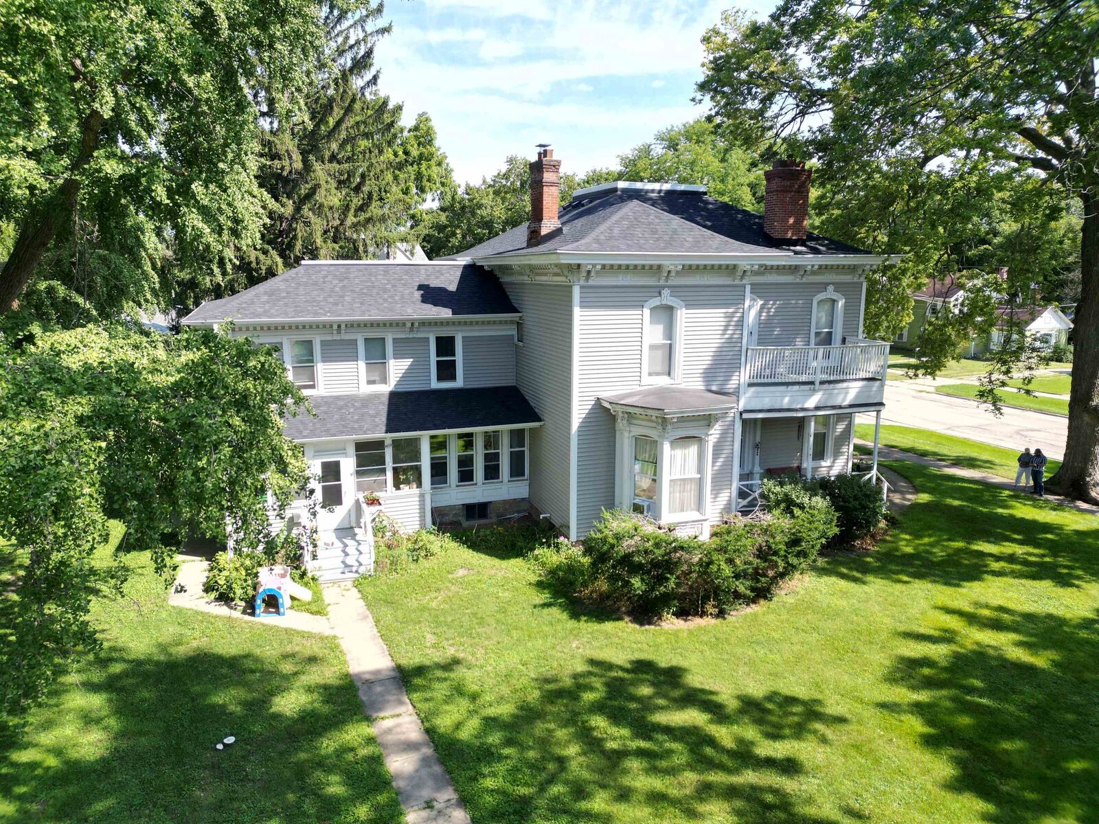 Property Photo:  400 N 4th Street  IL 61061 