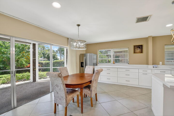 Property Photo:  324 Orange Tree Drive 5  FL 33462 