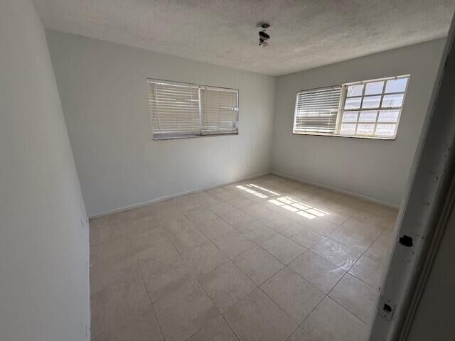 Property Photo: 635 NW 5th Street FL 33435