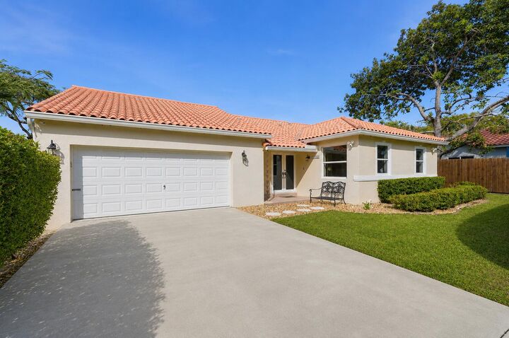 Property Photo: 16921 SW 92nd Court FL 33157