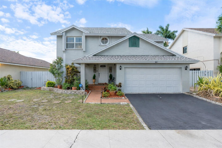 Property Photo: 961 SW 98th Avenue FL 33025