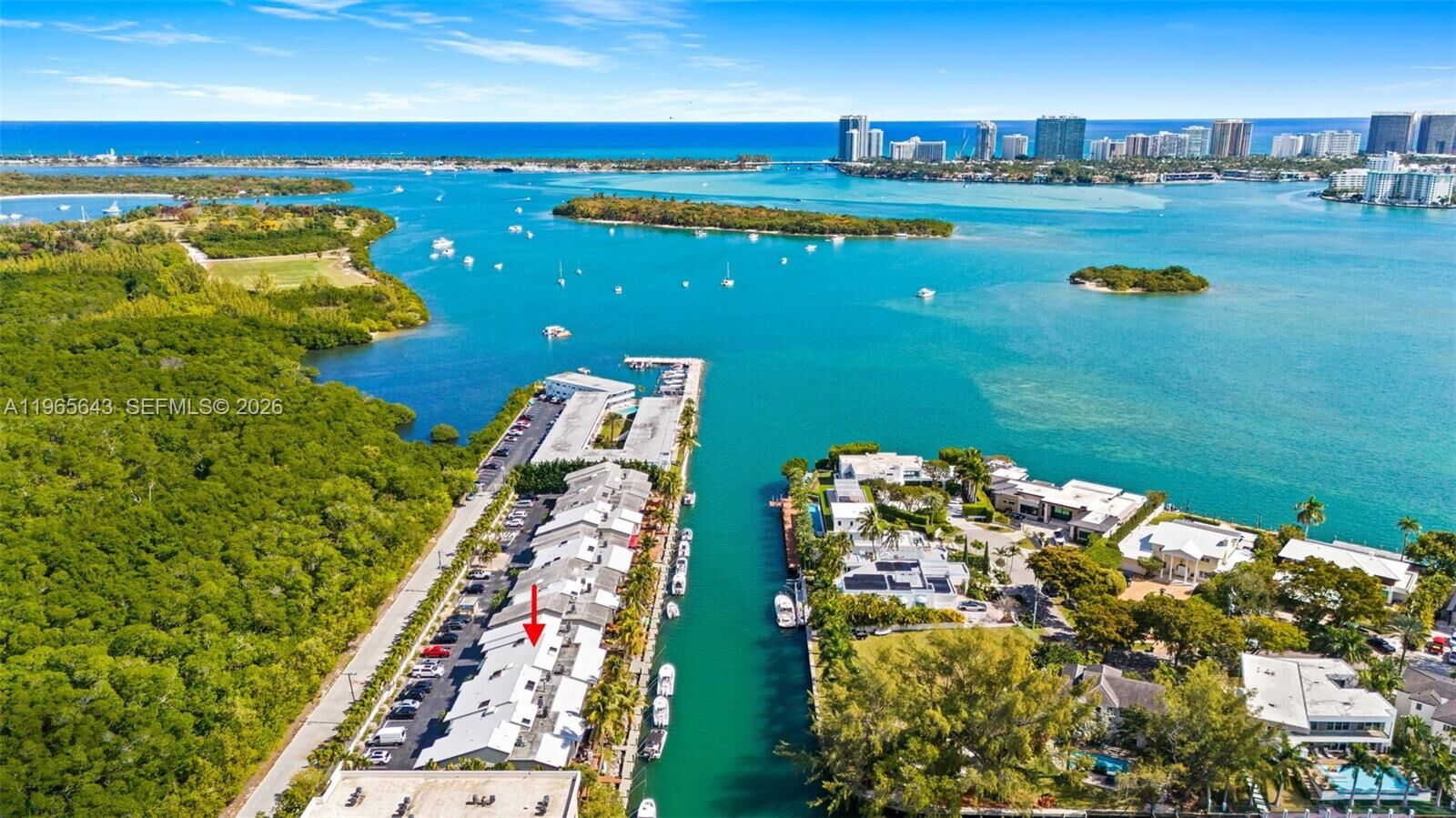 Property Photo:  2662 NE 135th St  FL 33181 