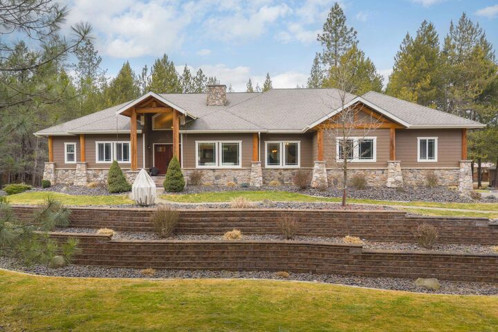 Property Photo:  21615 N Green Pine Ln  WA 99005-9093 