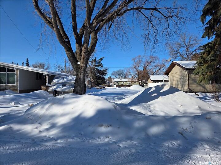 Property Photo:  1511 98th Street  SK S0E 1T0 