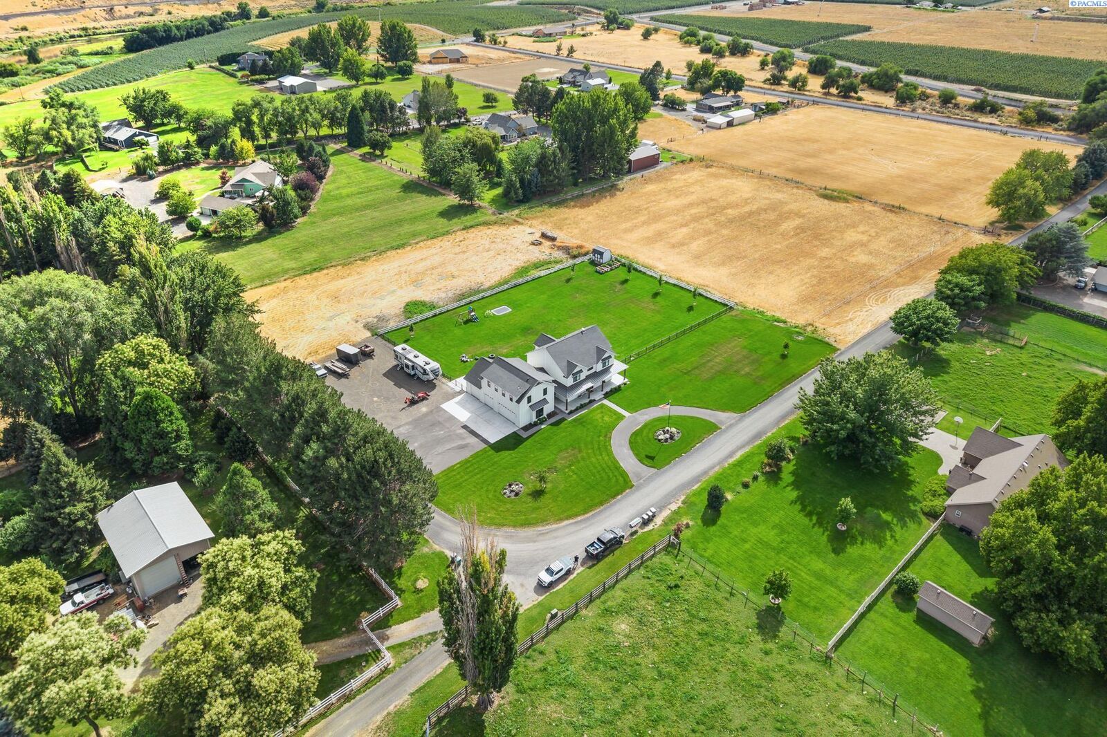 Property Photo:  88580 W 119 Pr NW  WA 99350 