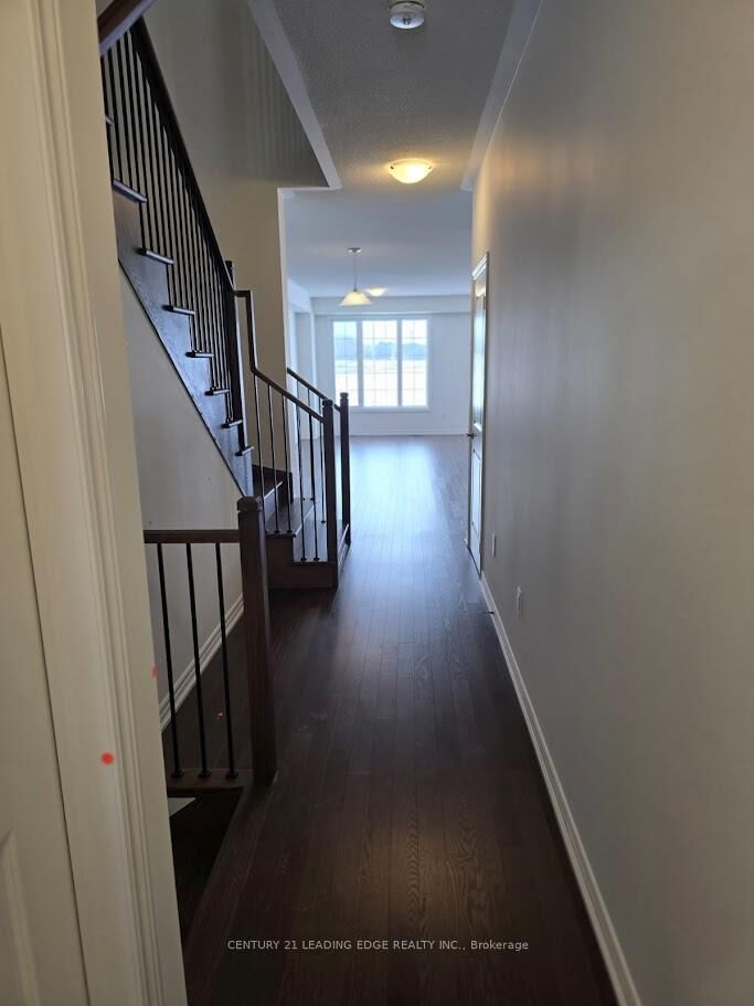 Photo de la propriété:  10 Reigate Avenue  ON L1P 0R1 