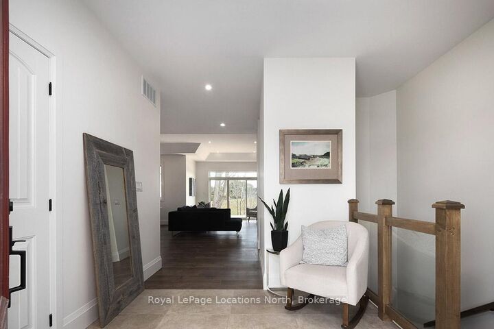 Property Photo: 8 Hilton Lane 30 ON N4L 1L8
