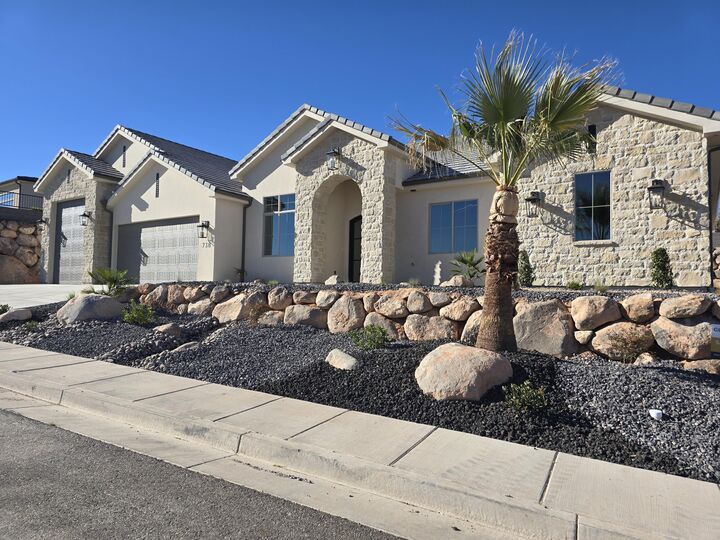 Property Photo:  738 W Sunny Ledge Dr  UT 84780 