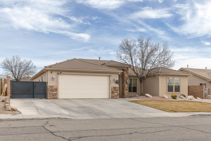 Property Photo:  598 N 1620 W  UT 84770 