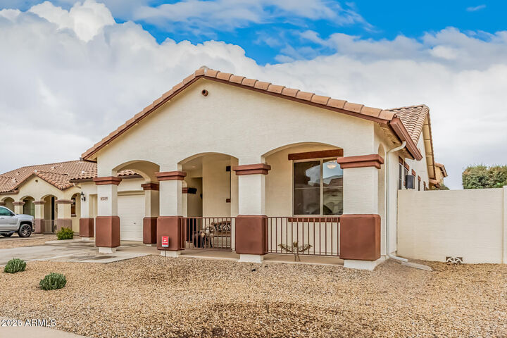 Property Photo: 21319 E Twin Acres Drive AZ 85142