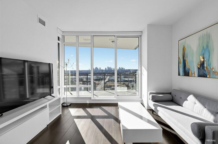 Property Photo: 2085 Skyline Court 2907 BC V5C 0M6