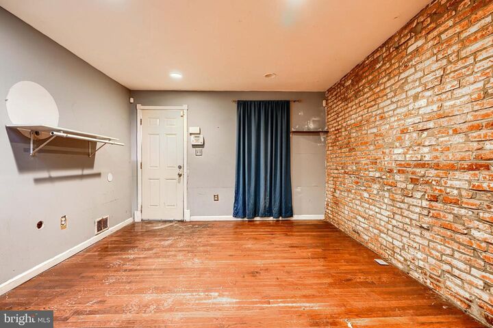 Property Photo: 1226 W Pratt Street MD 21223
