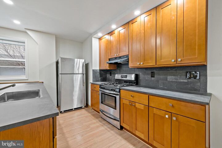 Property Photo: 1332 S 7th Street 1 PA 19147