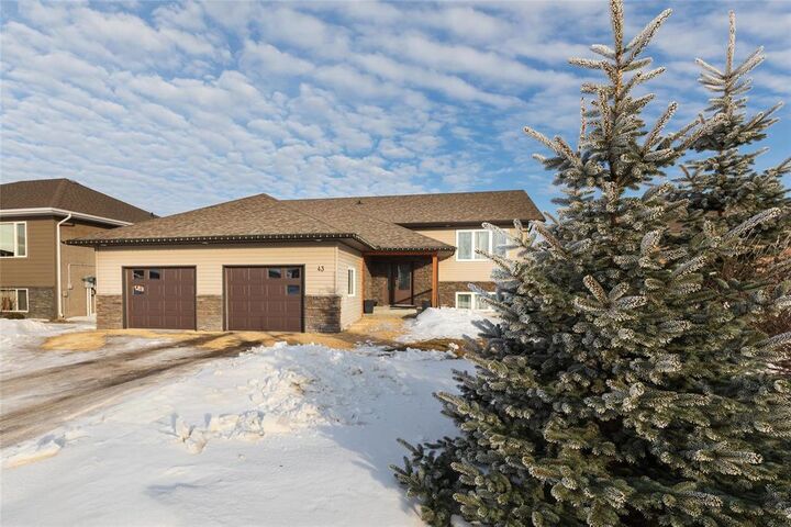 Property Photo: 43 Barak Drive MB R0A 0V2