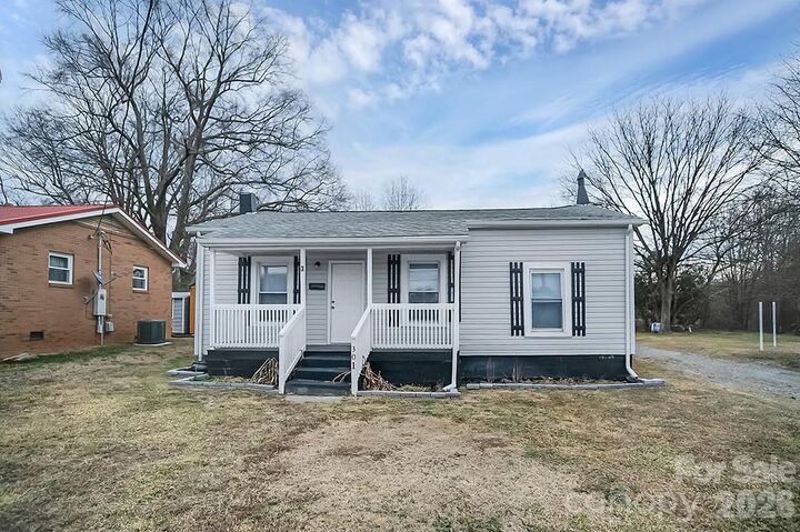 Property Photo:  301 Jc Dellinger Road  NC 28021 