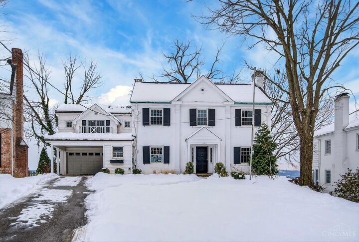 Property Photo:  1002 Richwood Circle  OH 45208 