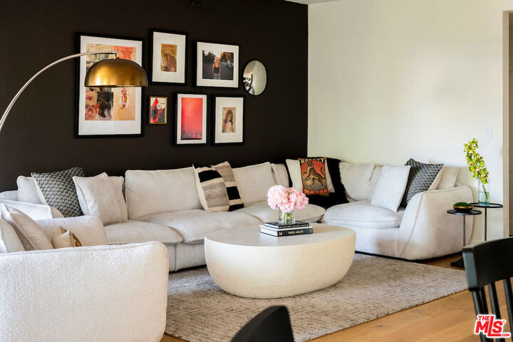 Property Photo:  651 Wilcox Ave  CA 90004 