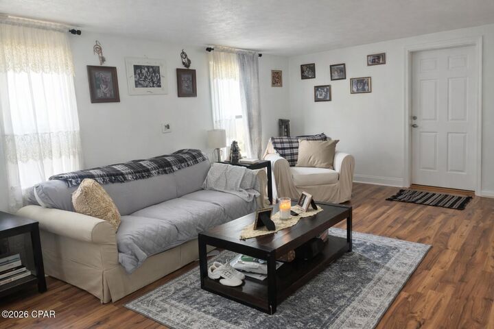 Property Photo:  617 N 9th Plaza  FL 32404 