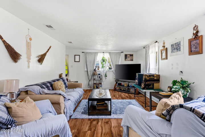 Property Photo:  617 N 9th Plaza  FL 32404 