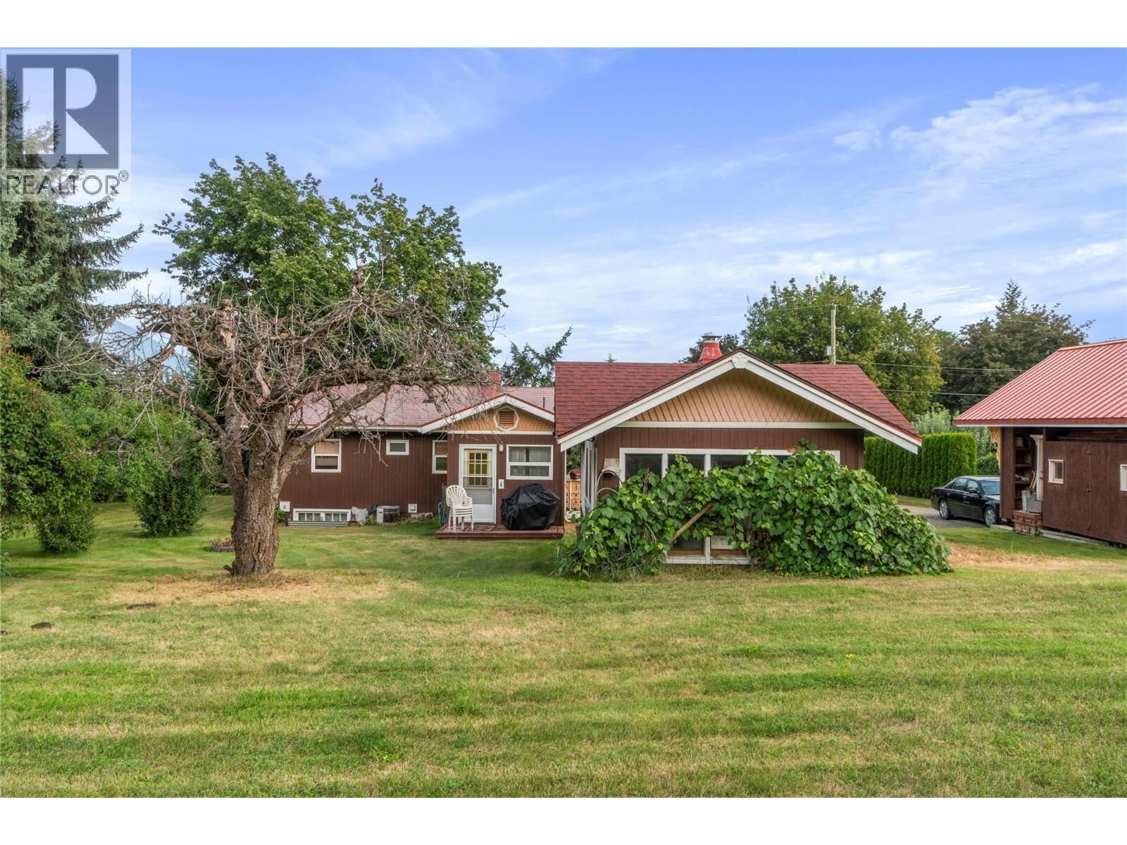 Property Photo:  1080 20 Avenue Southwest  BC V1E 1L6 