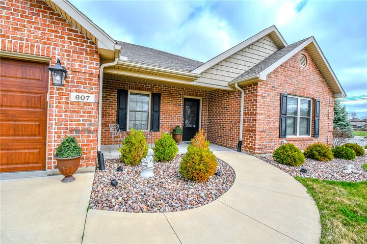 Property Photo: 607 W Bentley Circle OH 45373