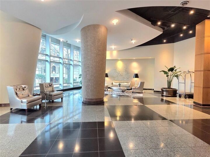 Property Photo: 3338 Peachtree Road NE 601 GA 30326