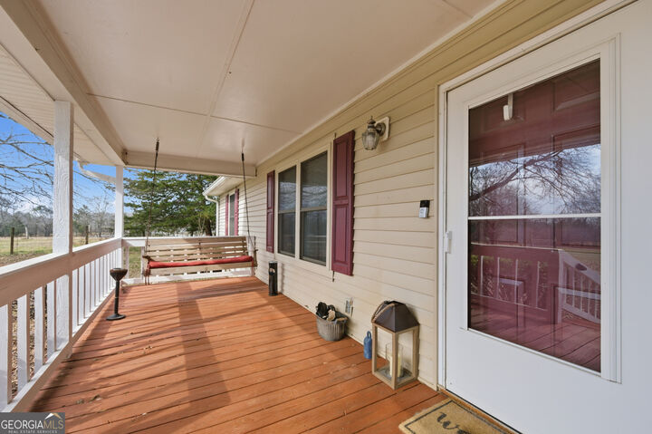 Property Photo: 298 Trestle Road GA 30248