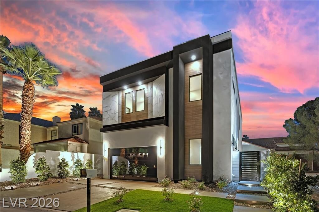 Property Photo:  2818 Queens Courtyard Drive  NV 89109 