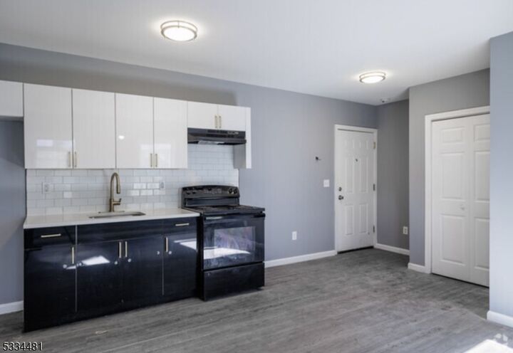 Property Photo:  46 Essex St 1  NJ 07501 