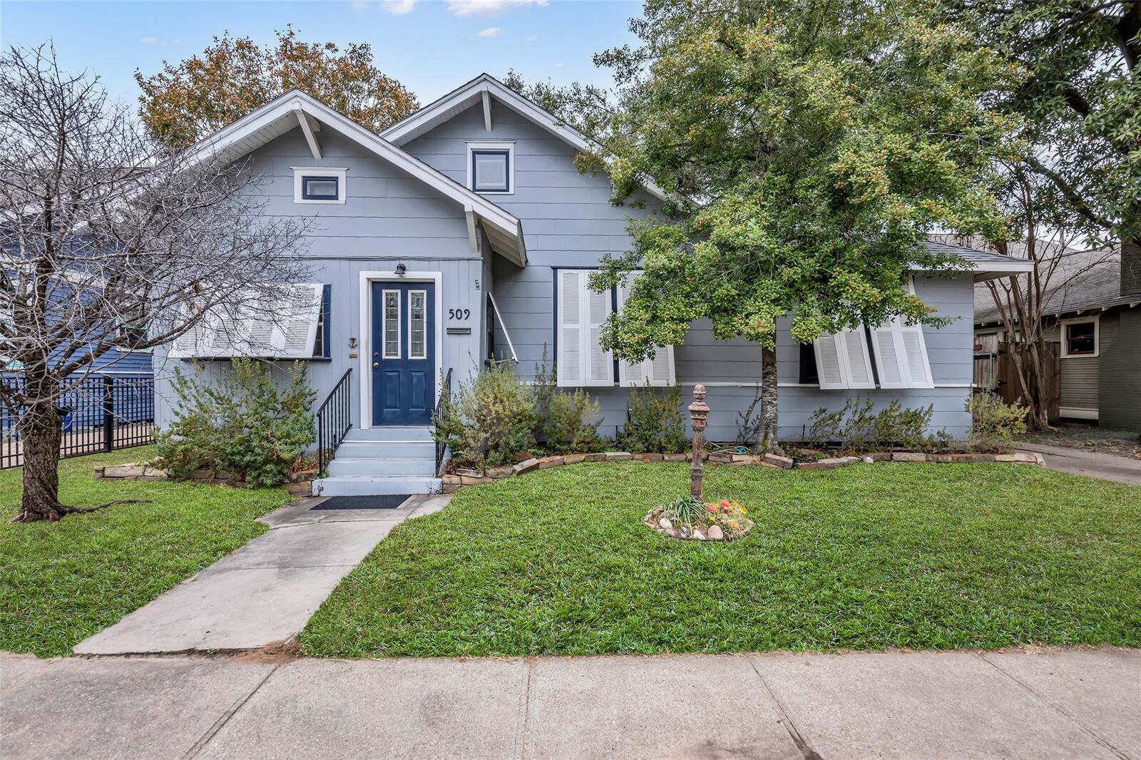 Property Photo:  509 Euclid Street  TX 77009 