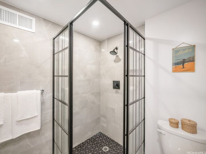 Property Photo:  2333 Kapiolani Boulevard 1803  HI 96826 