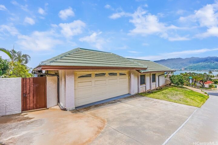Property Photo:  88 Lumahai Street  HI 96825 