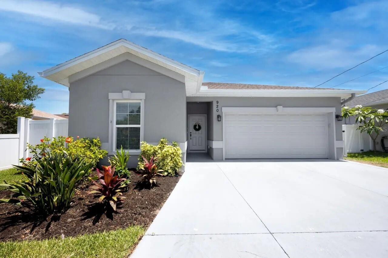 Property Photo:  920 8th Avenue NW  FL 33770 