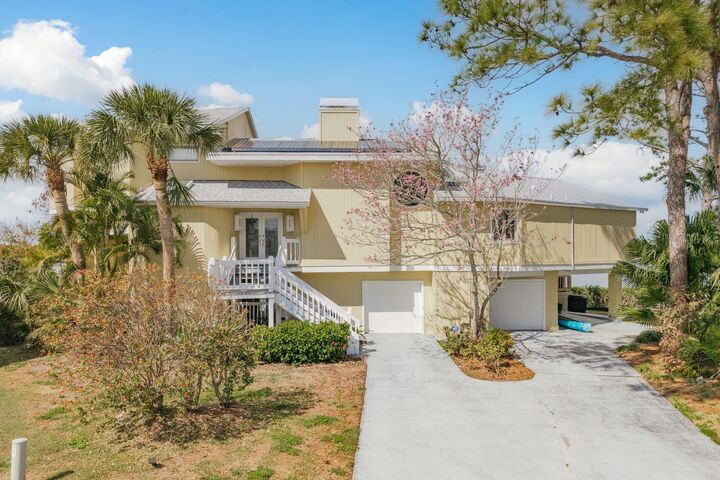 Property Photo:  600 Soundview Drive  FL 34683 
